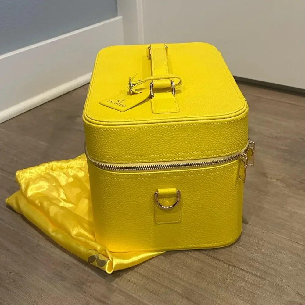 Truly Los Angeles St Tropez Luxury Beauty Trunk Train Case XL
